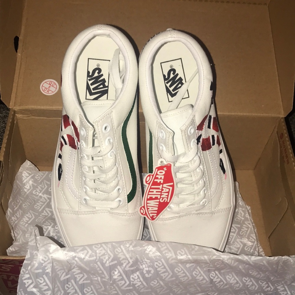 •HAND PAINTED VANS•